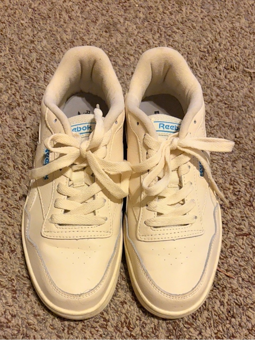 Reebok Womens Cream leather Lace-Up Sneakers